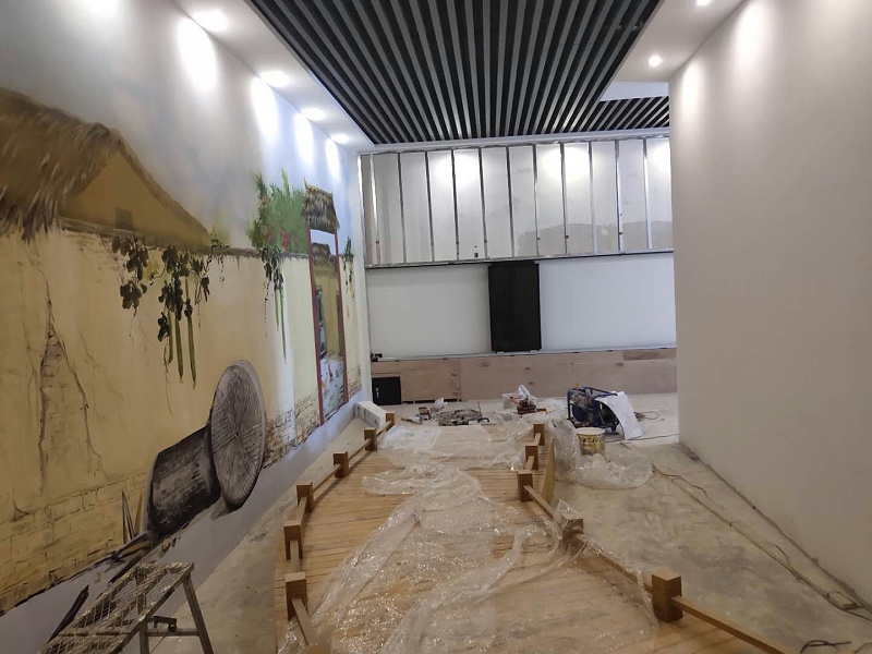 中億?；踊壠林ι綎|菏澤黨建館打造智能滑軌系統(tǒng)