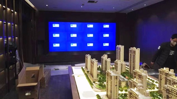 中億?？萍几嬖V您，哪些因素會(huì)影響到拼接屏的價(jià)格！