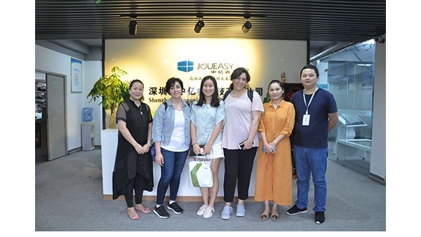 深圳中億?？萍紵崃覛g迎迪拜客戶蒞臨我司參觀考察